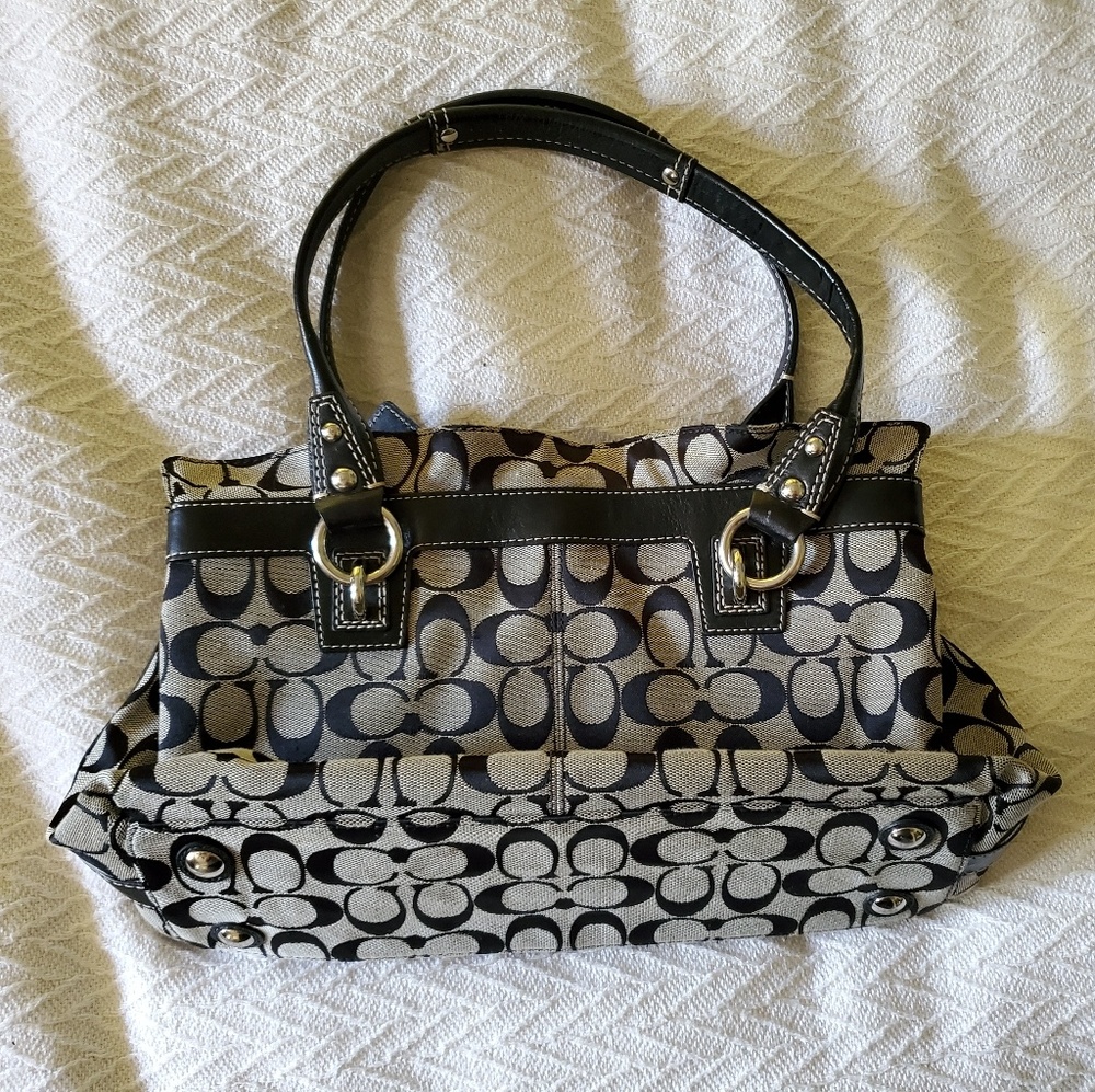 Beautiful Coach shoulder bag